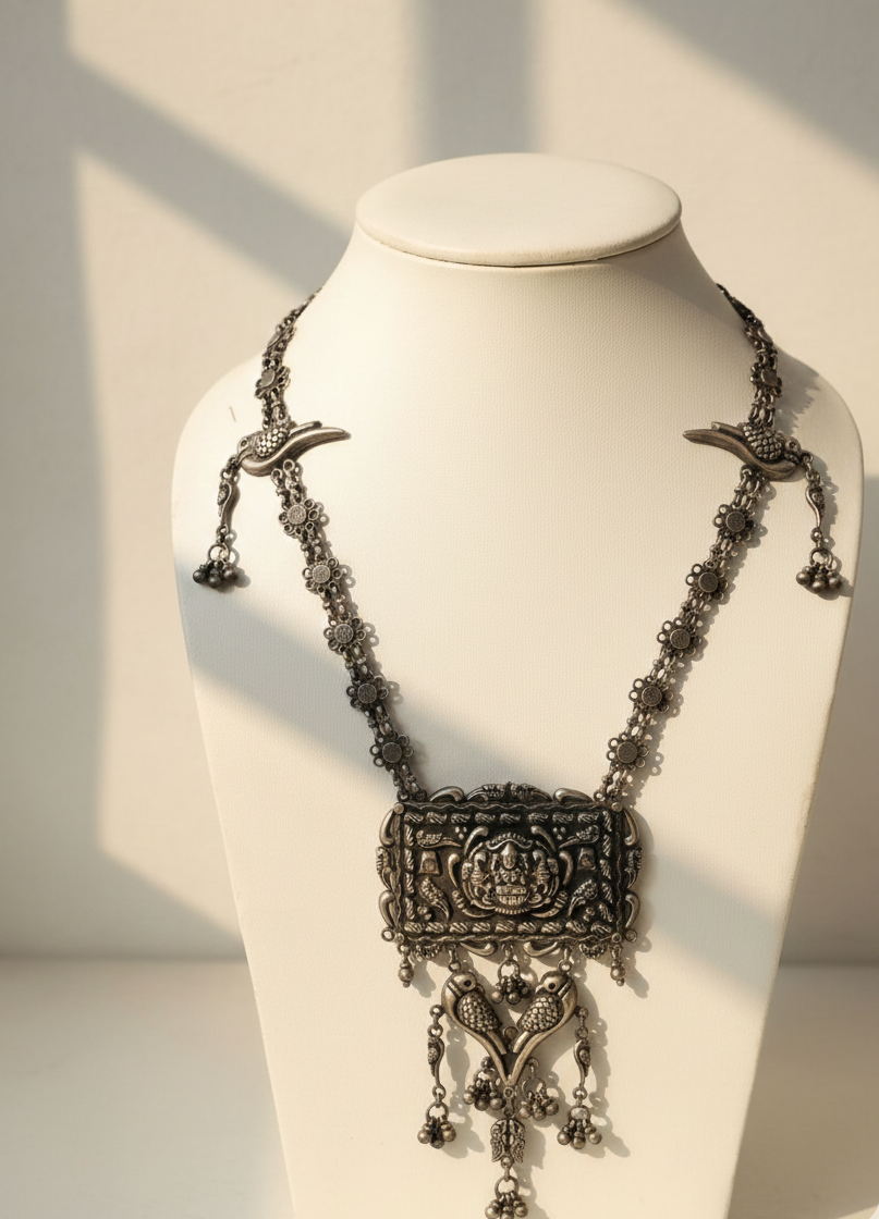 silver long neckless